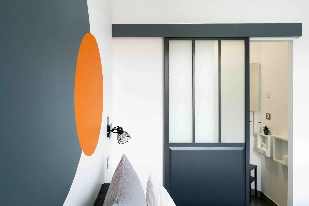 Urban Style Biarritz Le Relais 3*,